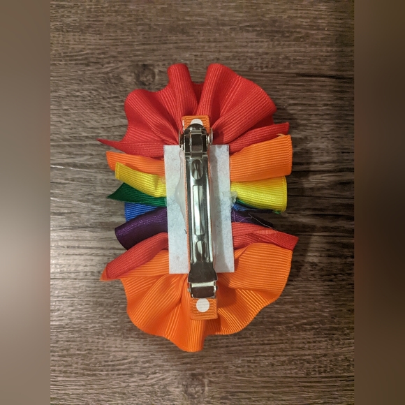 New Rainbow Hair Bow - Picture 2 of 4